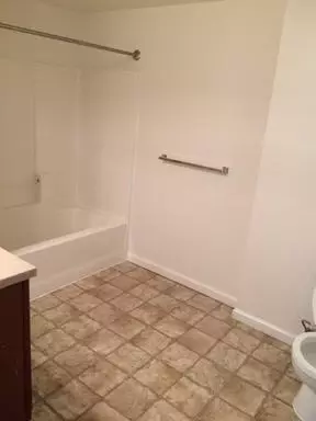 2674 E Clinton Ave, Fresno, CA 93703