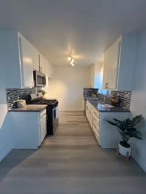 12381 Arrowhead St, Stanton, CA 90680