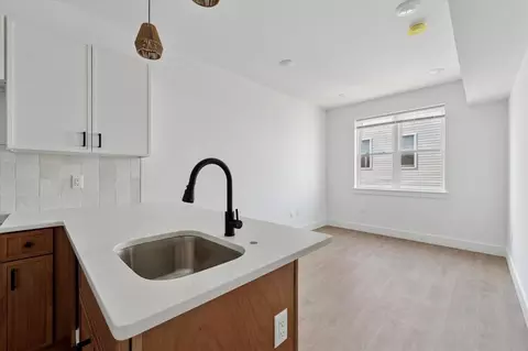 2520 N Front St, Philadelphia, PA 19133