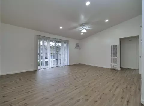 6050 S Land Park Dr, Sacramento, CA 95822