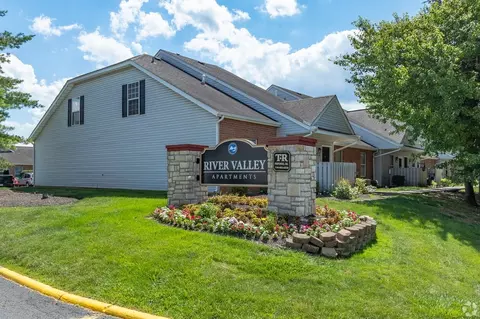 1237 Watermark Dr, Lancaster, OH 43130 photo 4