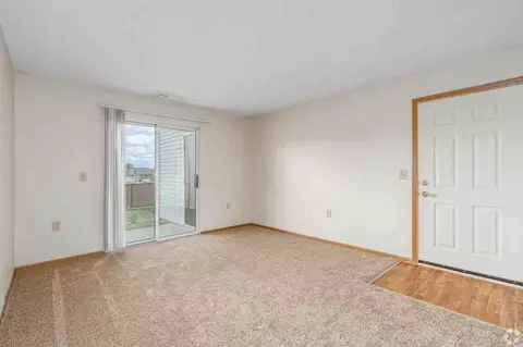 1237 Watermark Dr, Lancaster, OH 43130 photo 2