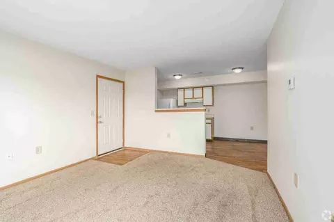 1237 Watermark Dr, Lancaster, OH 43130 photo 3