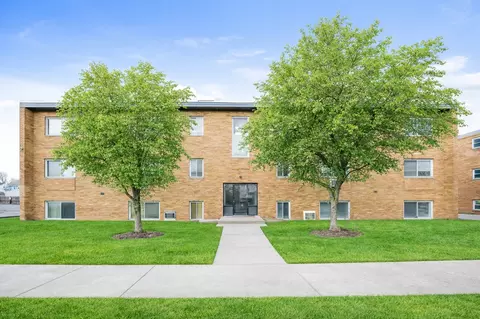 4072 Fulton Rd, Cleveland, OH 44144