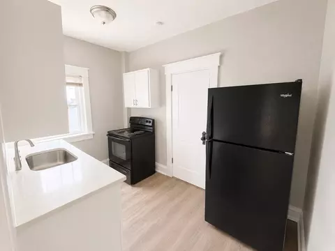 4005 Holly St, Kansas City, MO 64111