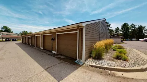 4685 Hunt Club Dr, Ypsilanti, MI 48197 photo 33