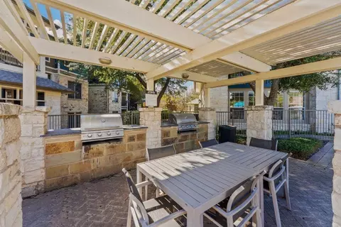 500 E Stassney Ln, Austin, TX 78745 photo 3