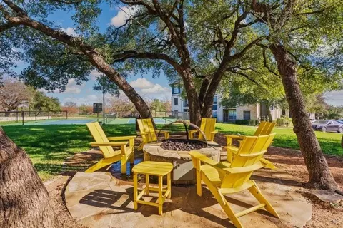 500 E Stassney Ln, Austin, TX 78745 photo 2