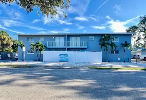2055 Arlington St, Sarasota, FL 34239