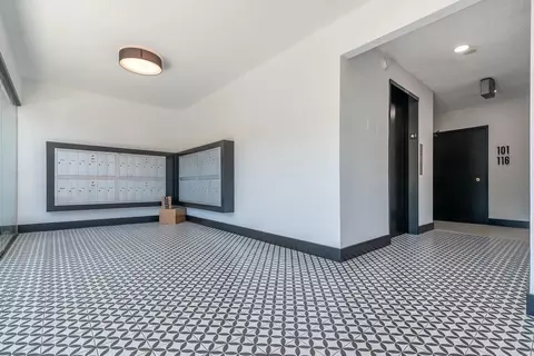 8011 Romaine St, West Hollywood, CA 90046