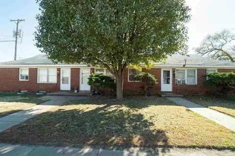 1207 W 30th St S, Wichita, KS 67217