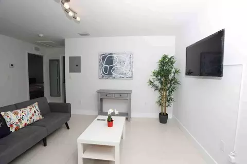 Sw 6th St, Miami, FL 33135