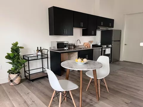 5980 E Burnside St, Portland, OR 97215
