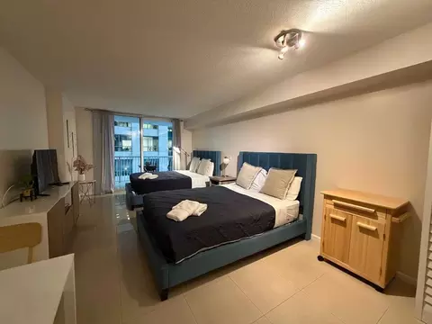 1 NW 12th St, Miami, FL 33136