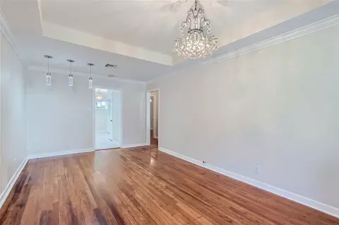1040 W Woodlawn Ave, San Antonio, TX 78201