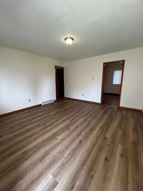 1467 Genessee Ave, Columbus, OH 43211