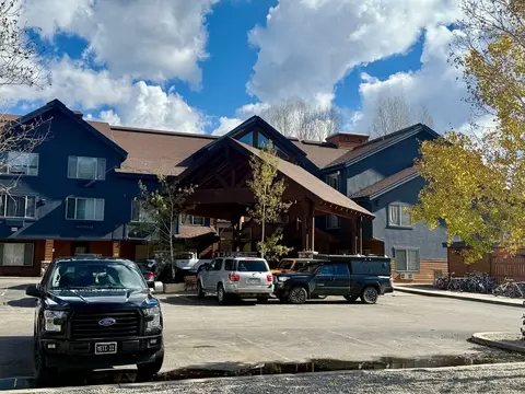 725 S Lincoln Ave, Steamboat Springs, CO 80487