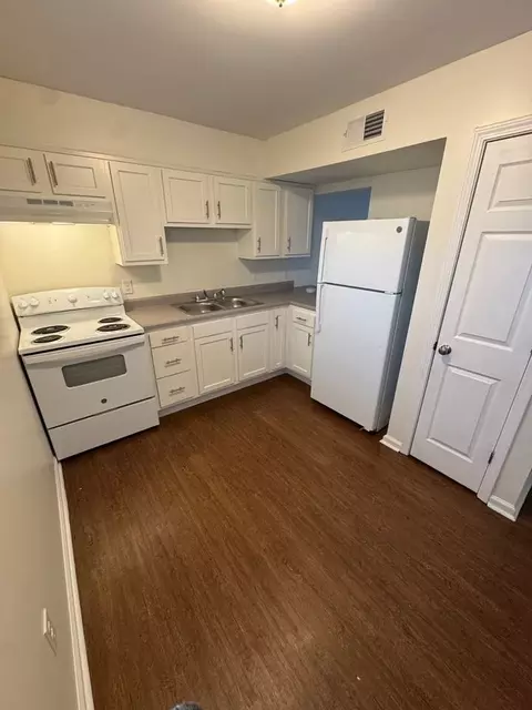 2007 Terril Ln, Louisville, KY 40218