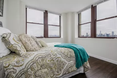 126 Clifton Pl, Jersey City, NJ 07304