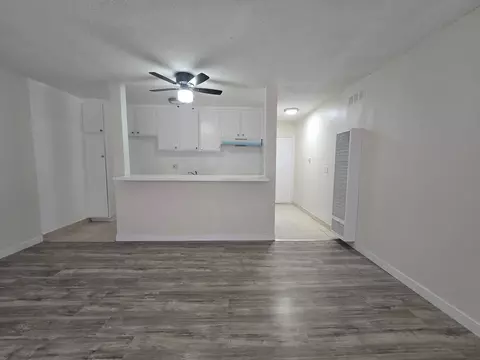 15025 Vanowen St, Los Angeles, CA 91405