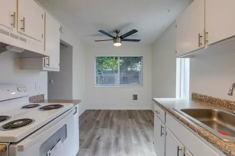 11555 SW 88th Ave, Tigard, OR 97223