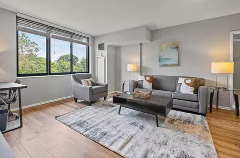 15 Bank St, White Plains, NY 10606