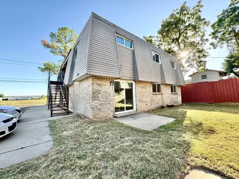 7321 Melrose Ln, Oklahoma City, OK 73127