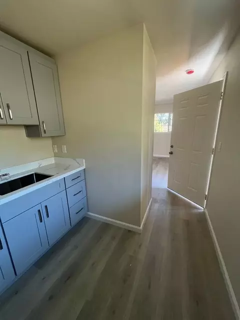 659 S 9th St, San Jose, CA 95112