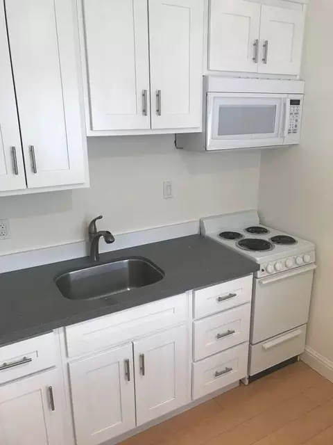 659 S 9th St, San Jose, CA 95112