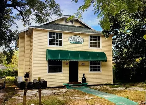 1306 17th St W, Bradenton, FL 34205