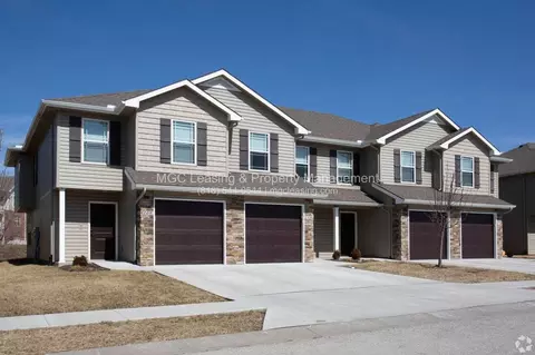 3 NE 93rd St, Kansas City, MO 64155
