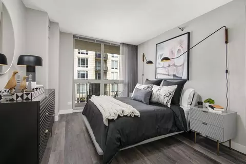 1 E Delaware Pl, Chicago, IL 60611 photo 3