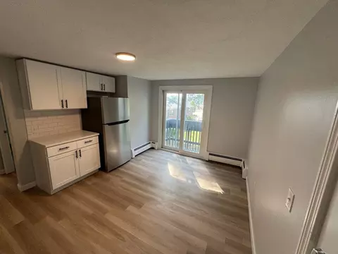 35 Lake St, Warwick, RI 02886