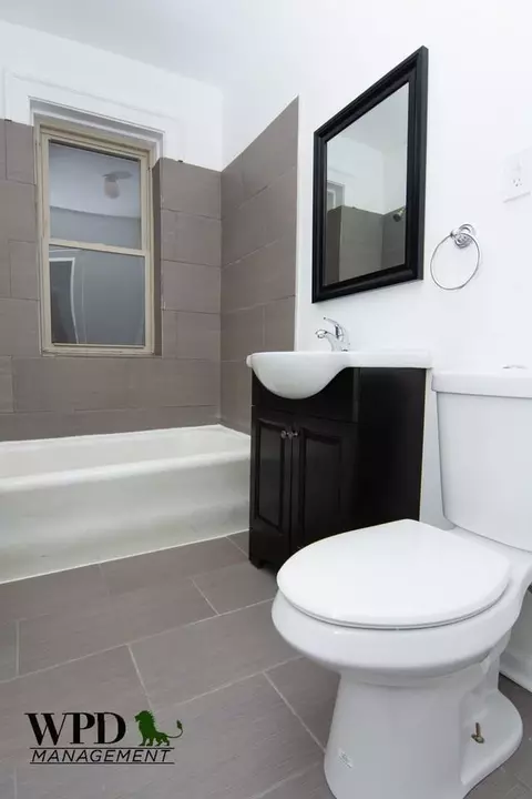 7635 S East End Ave, Chicago, IL 60649