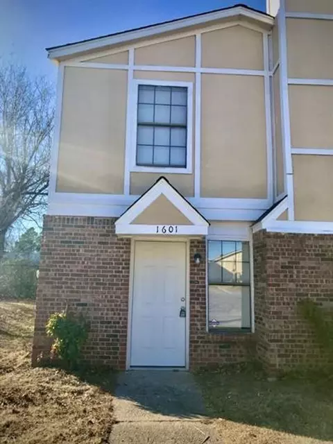 6100 Macarthur Park Ln, Oklahoma City, OK 73127