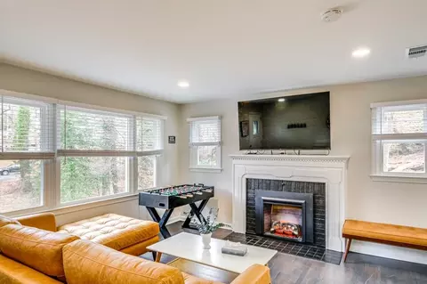 5123 Boulder Dr, Oxon Hill, MD 20745