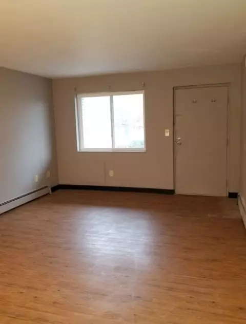 46 West St, Akron, OH 44303