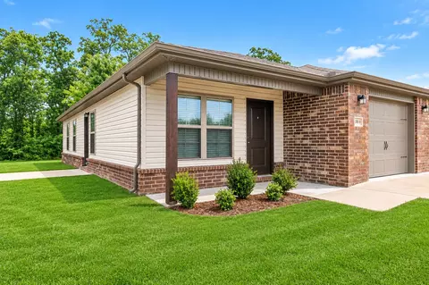 1402 S Haden St, Siloam Springs, AR 72761