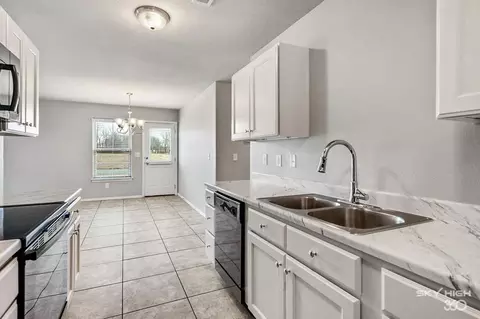 1402 S Haden St, Siloam Springs, AR 72761