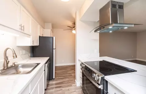 1701 O St, Sacramento, CA 95811