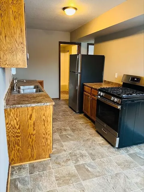 191 Island Park Dr NE, Fridley, MN 55432