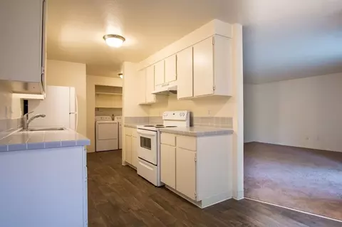 2628 NE Red Sunset Dr, Gresham, OR 97030