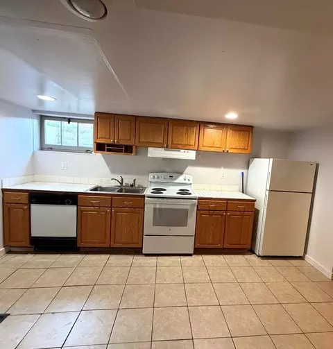 1802 Cedar St, Everett, WA 98201