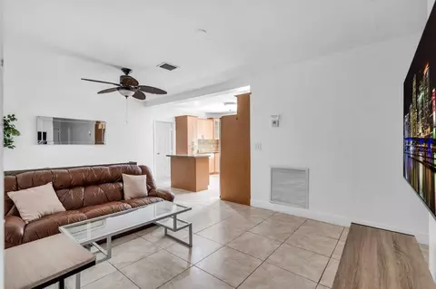 2970 NW 15th St, Miami, FL 33125