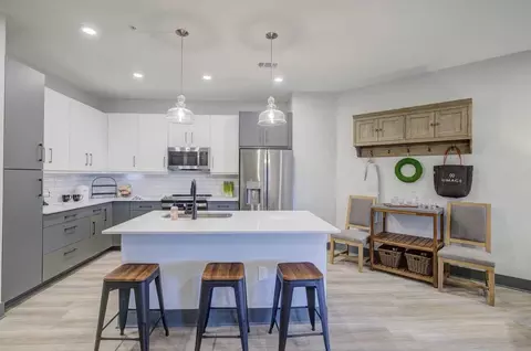 370 S Walker St, Cary, NC 27511 photo 2