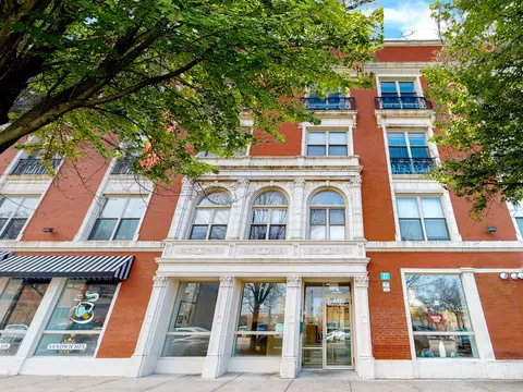 405 E Oakwood Blvd, Chicago, IL 60653