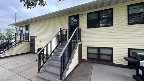 1710 N 7th St, Grand Forks, ND 58203