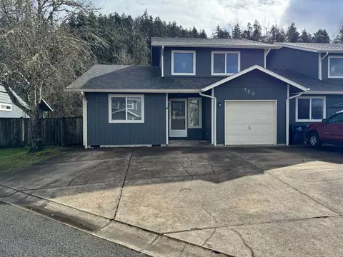 359 S 58th St, Springfield, OR 97478