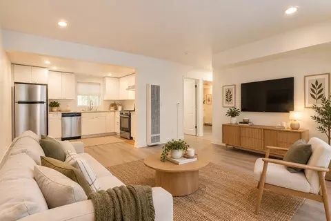 626 N Kingsley Dr, Los Angeles, CA 90004