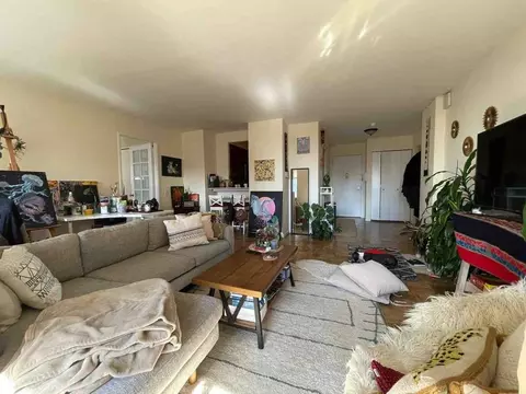 200 E 11th St, New York, NY 10003